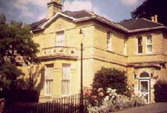 Highways House Bed & Breakfast 